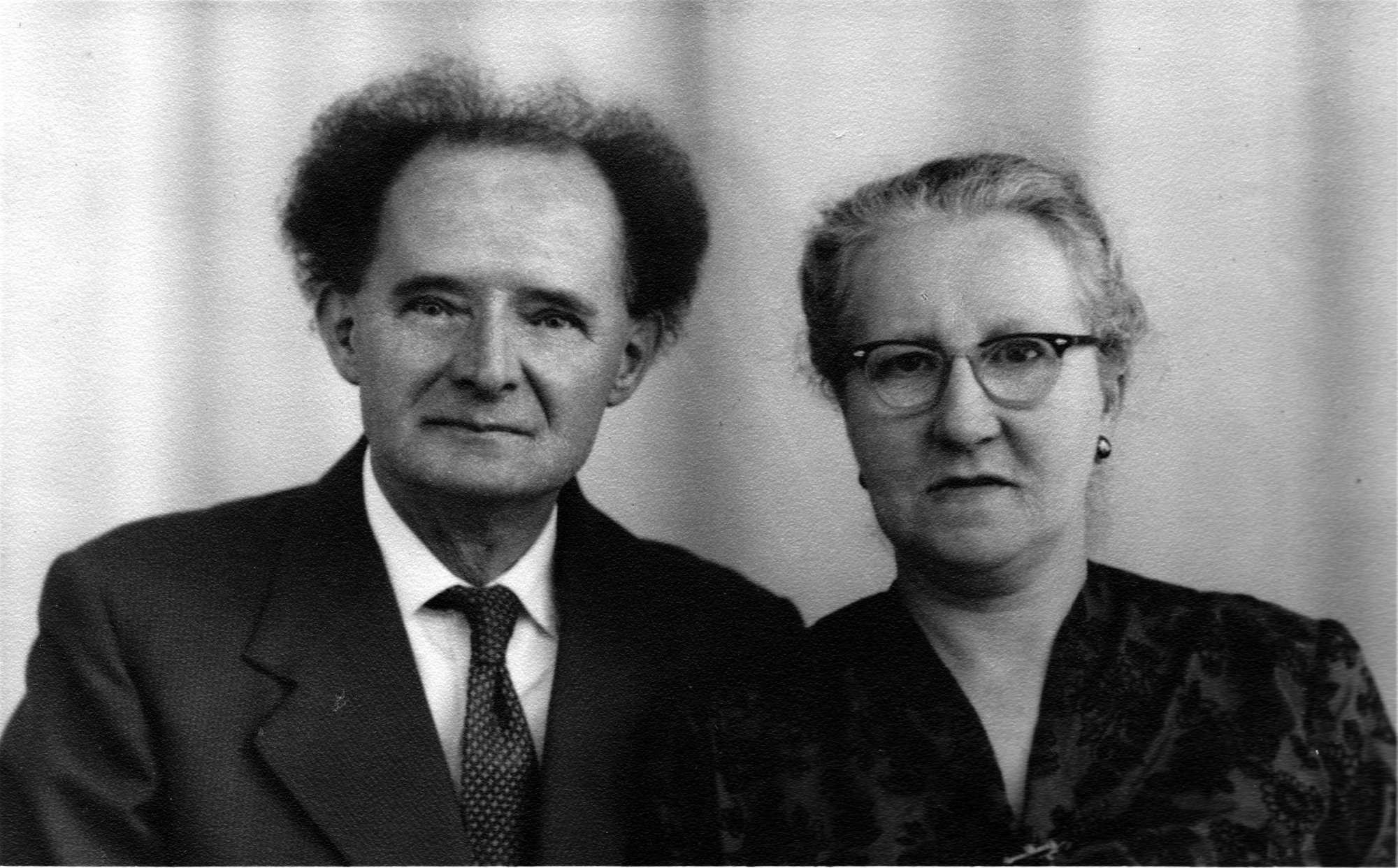 1957-06-04 Frederik Stam en Hendrina den Draak bij hun 35 jarig jubileum